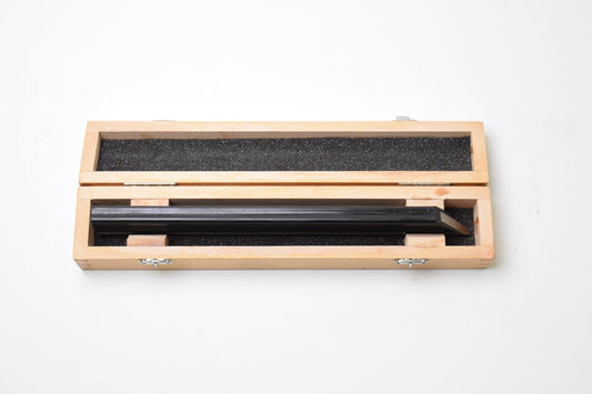 Ruler for measuring the flatness of a 300mm surface